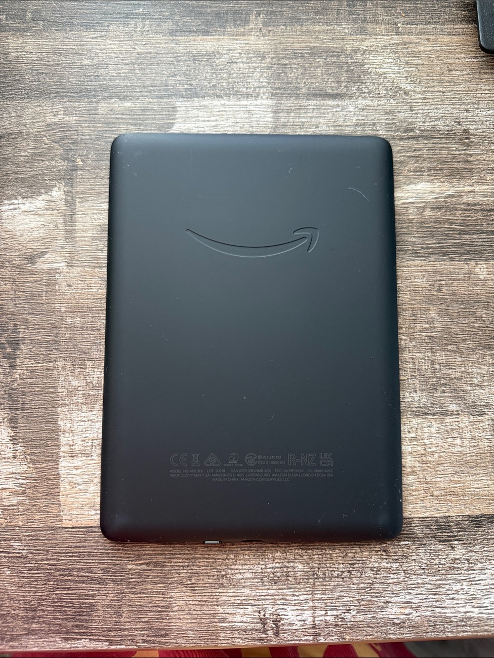 Amazon Kindle 11th generation Paperwhite - Black Frame - Picture 2 of 2